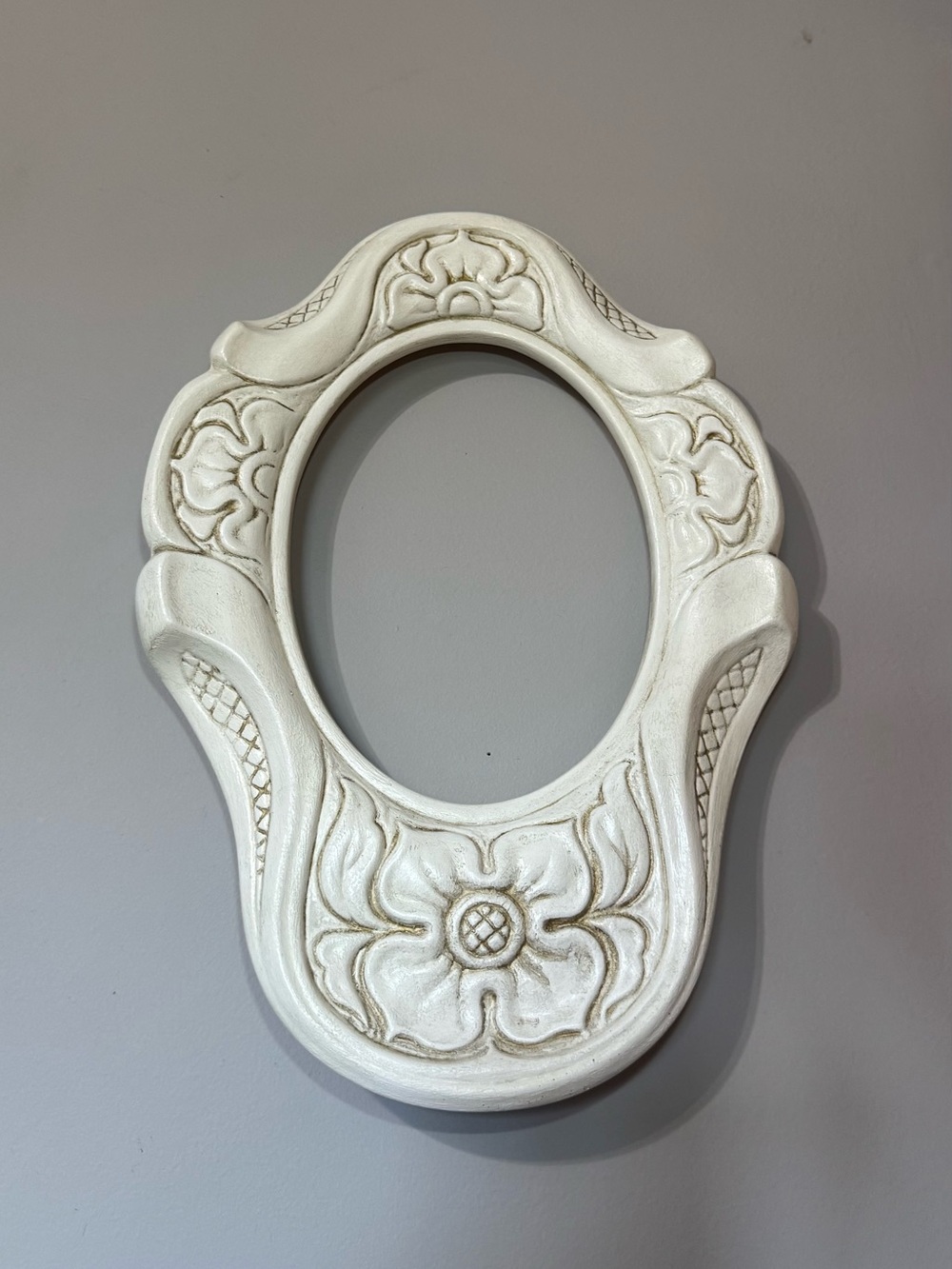 Vintage Cream Ornate Floral Wall Frame